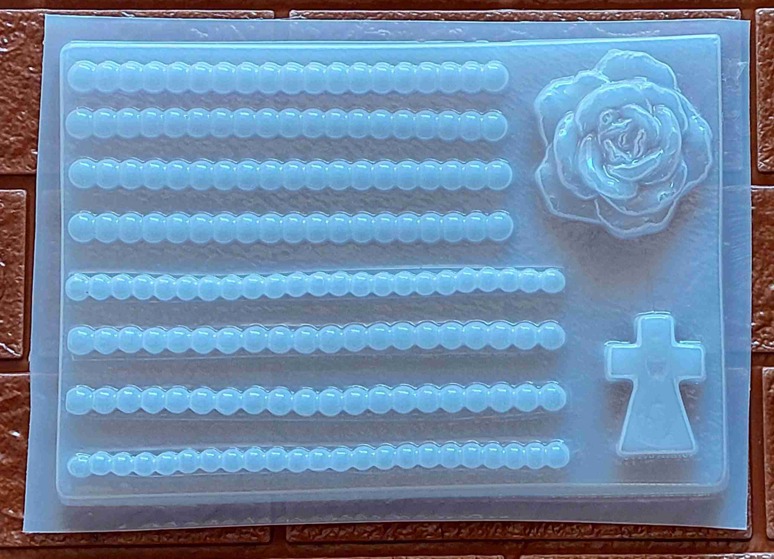 Molde de encaje bolitas con cruz (Rosario)