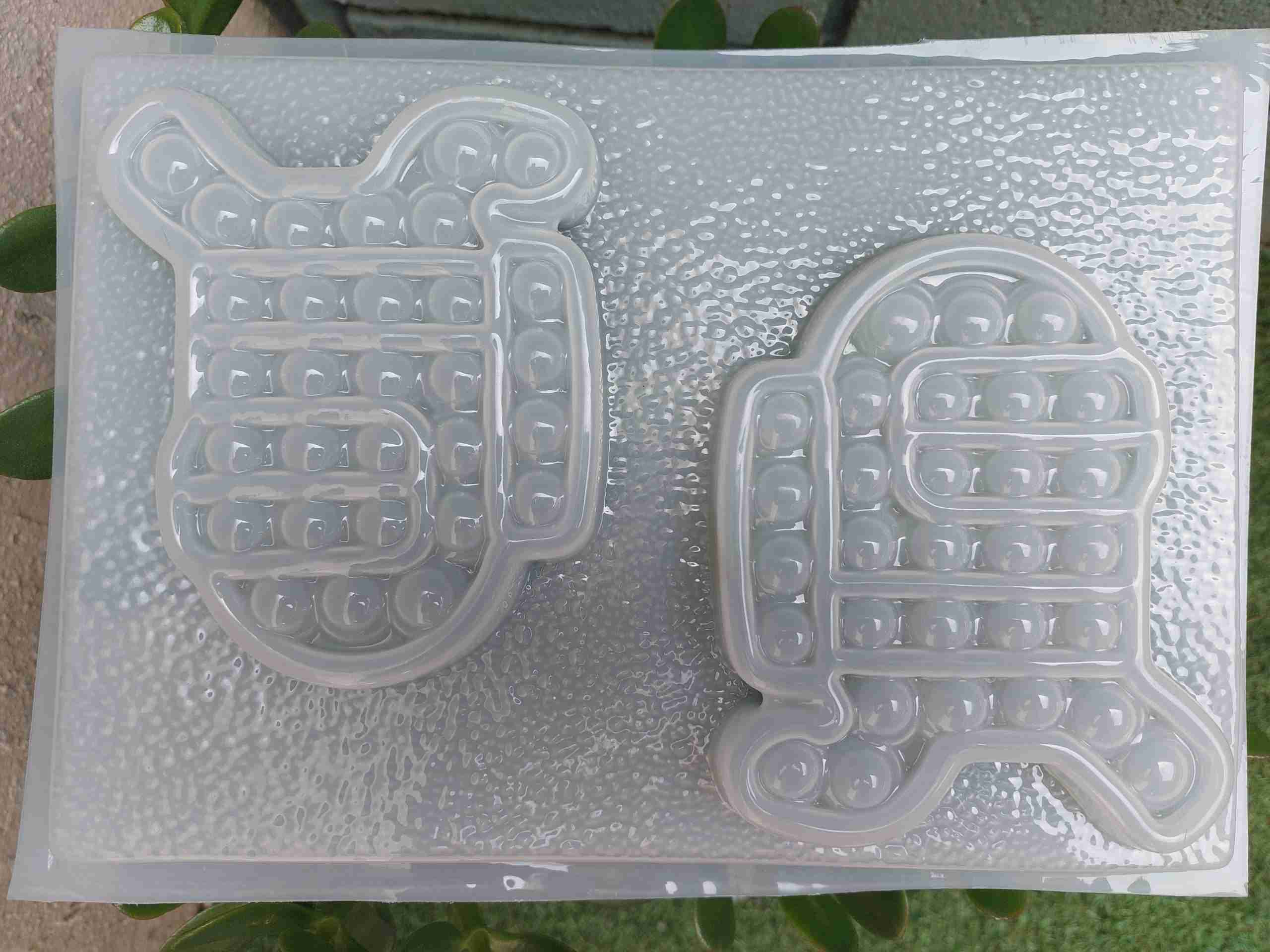 Molde Among us pop it