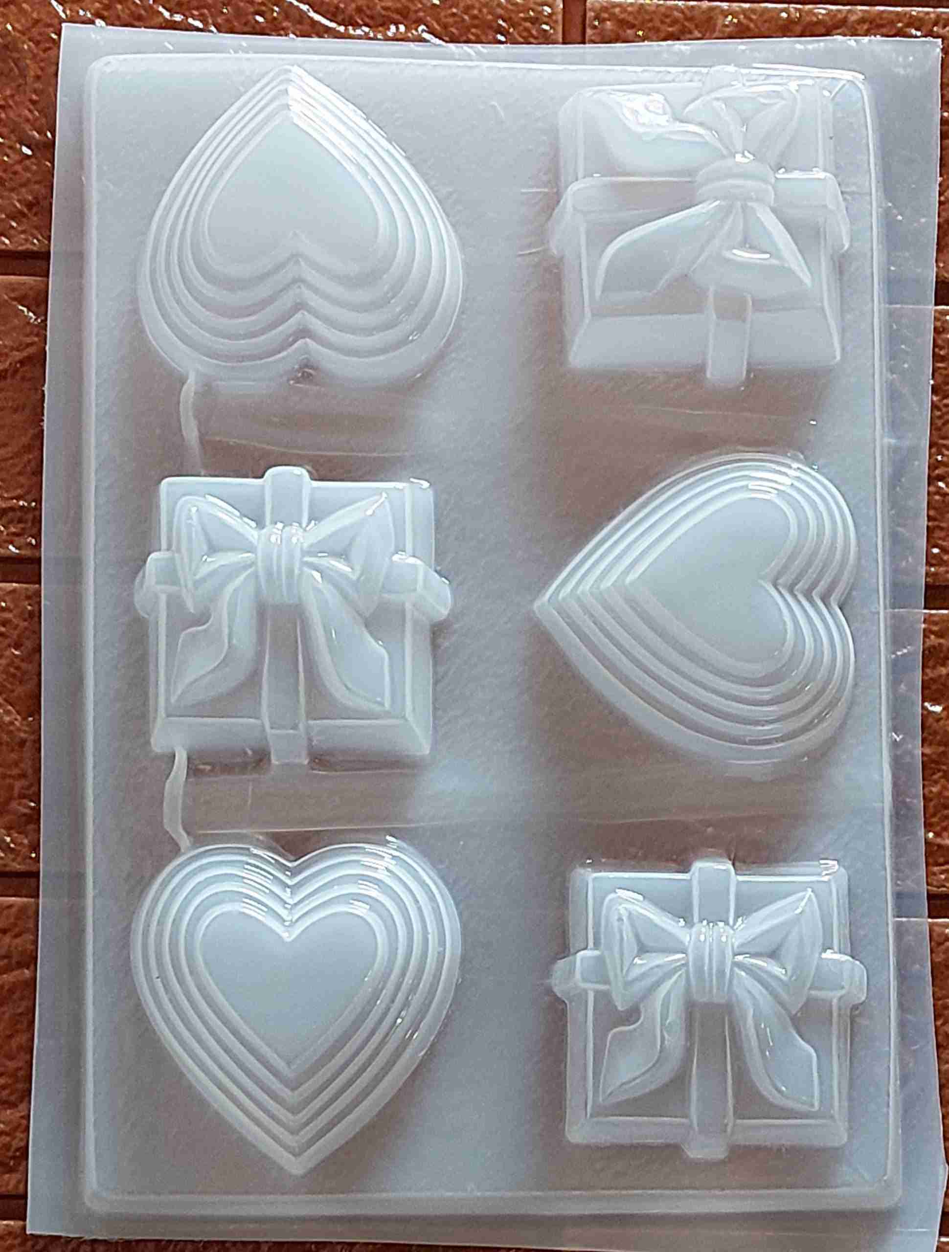 Molde corazones y regalos