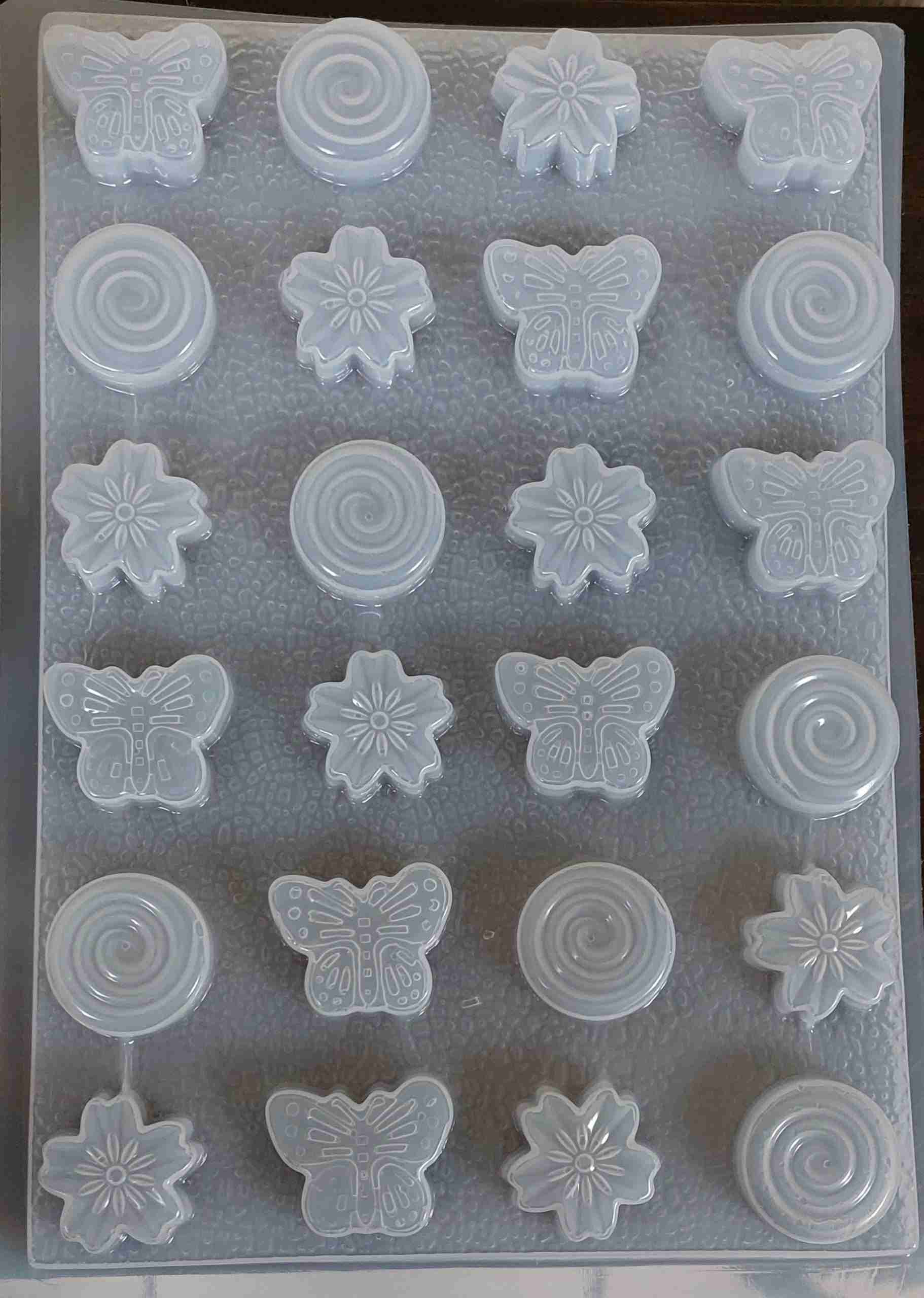 Molde mariposas y florecitas