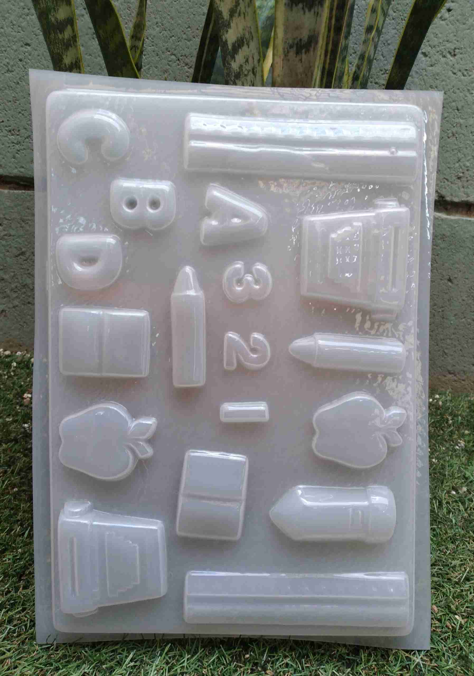 Molde utiles escolares